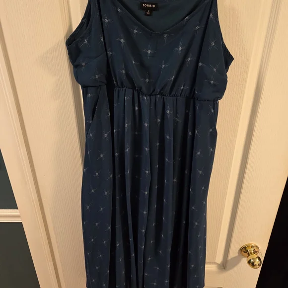 Torrid Midi Chiffon Pleated Dress- Size 0x - Picture 4 of 10
